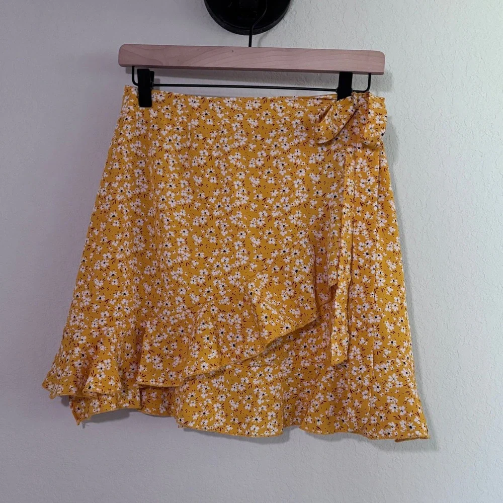 Naggoo Skirt Faux Wrap Mini Medium Polyester Mustard Yellow Floral Cottagecore
